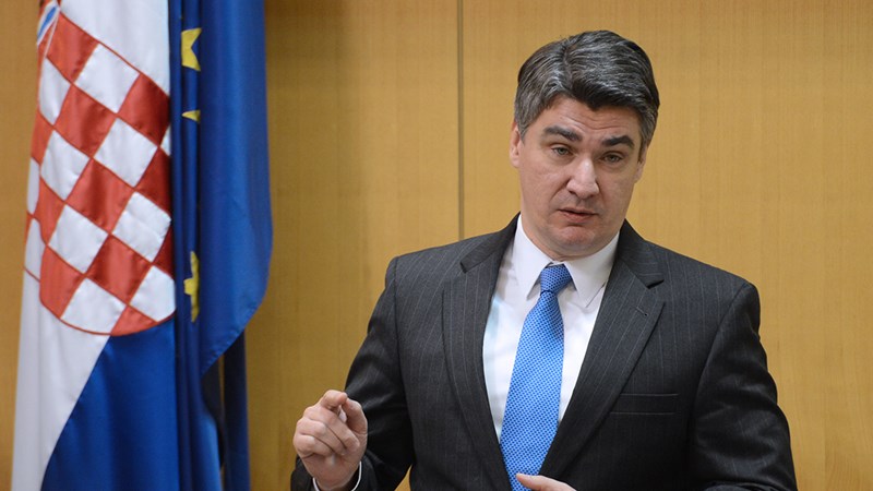 Premijer Milanović zastupnicima: U suradnji s HNB-om naći ćemo trajno rješenje problema s kreditima u „švicarcima“